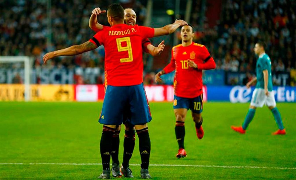 España aprueba con empate el examen de Alemania